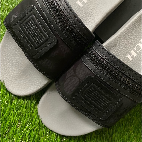 Coach Pocket Pool Slides, Black, 7, New - Picture 2 of 12